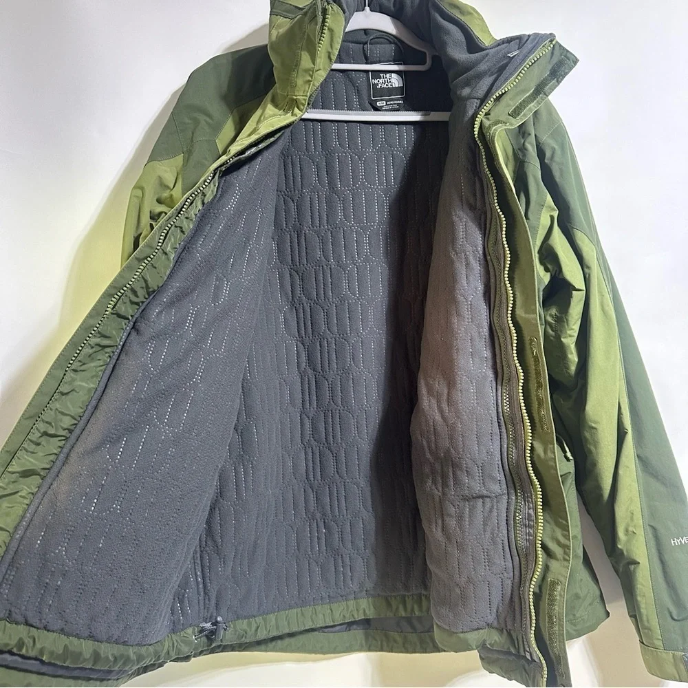 The North Face Amplitude Triclimate Hyvent Jacket Size M Men's two toned Green